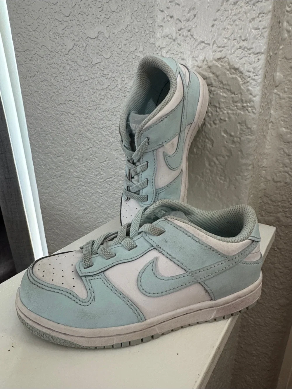 Nike Kids Low-Top Sneakers in Mint Green and White